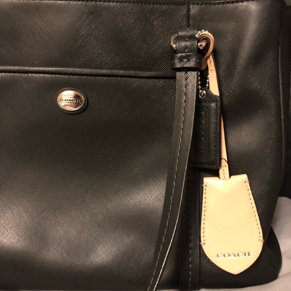 ⭐️Coach Handbag - Picture 2 of 8